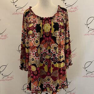 Madison. Size M. Hippie Flower Child Top. Elastic on/off Neck. Stretch. B6